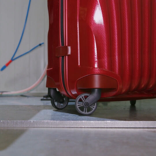 Test hádzaním kufrom