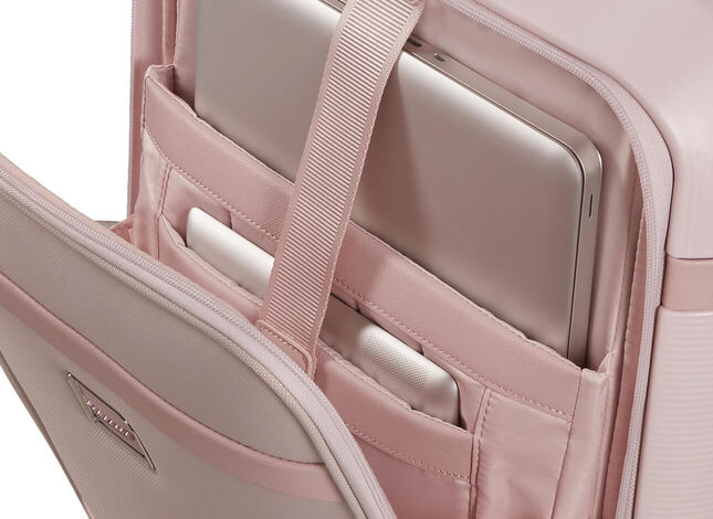 Predné vrecko s priehradkou na notebook