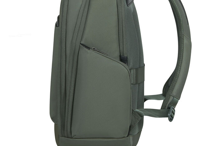 Praktické bočné vrecká