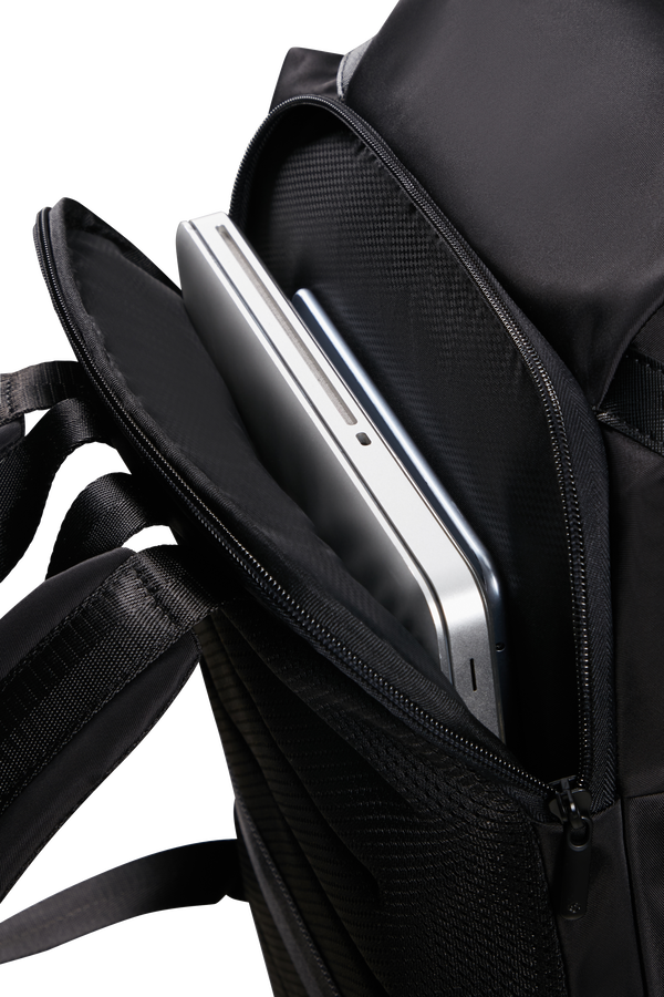 Samsonite Relyon Backpack M 15.6'' with flap  Čern&aacute;