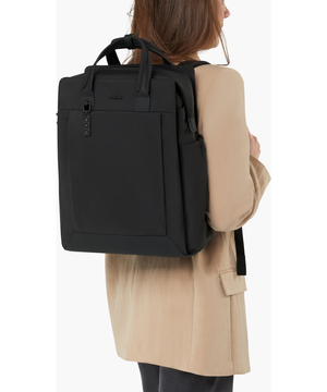 Essentis Batoh 14.1" 39 x 30 x 15 cm | 1 kg