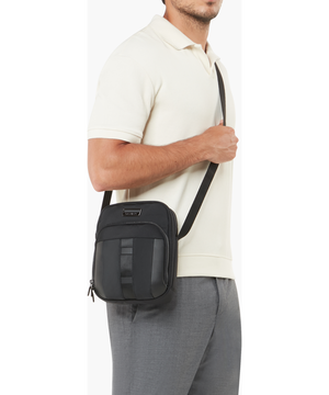 Urban-Eye Taška cez rameno M 24 x 19 x 9 cm | 0.4 kg