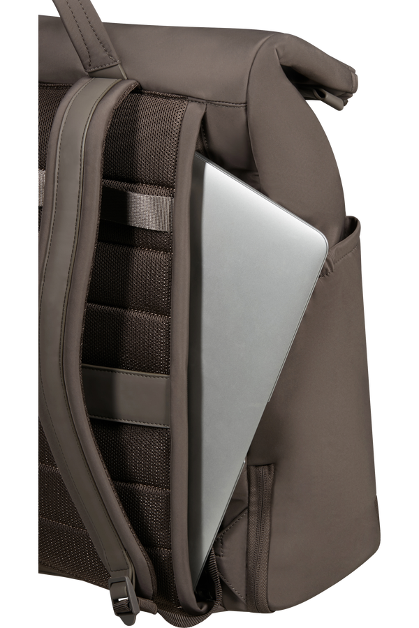 Essentis Batoh 15.6"