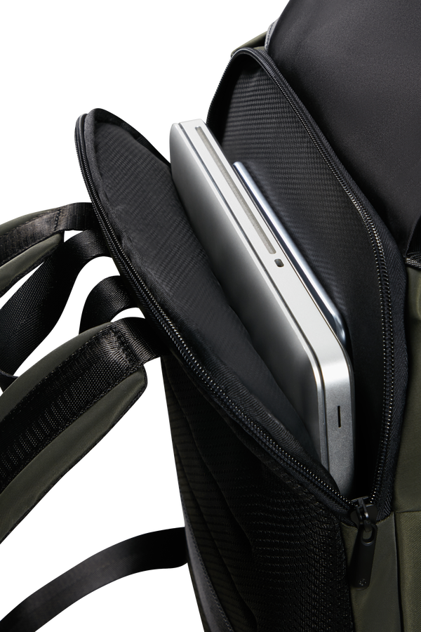 Samsonite Relyon Backpack M 15.6'' with flap  Zelen&aacute;